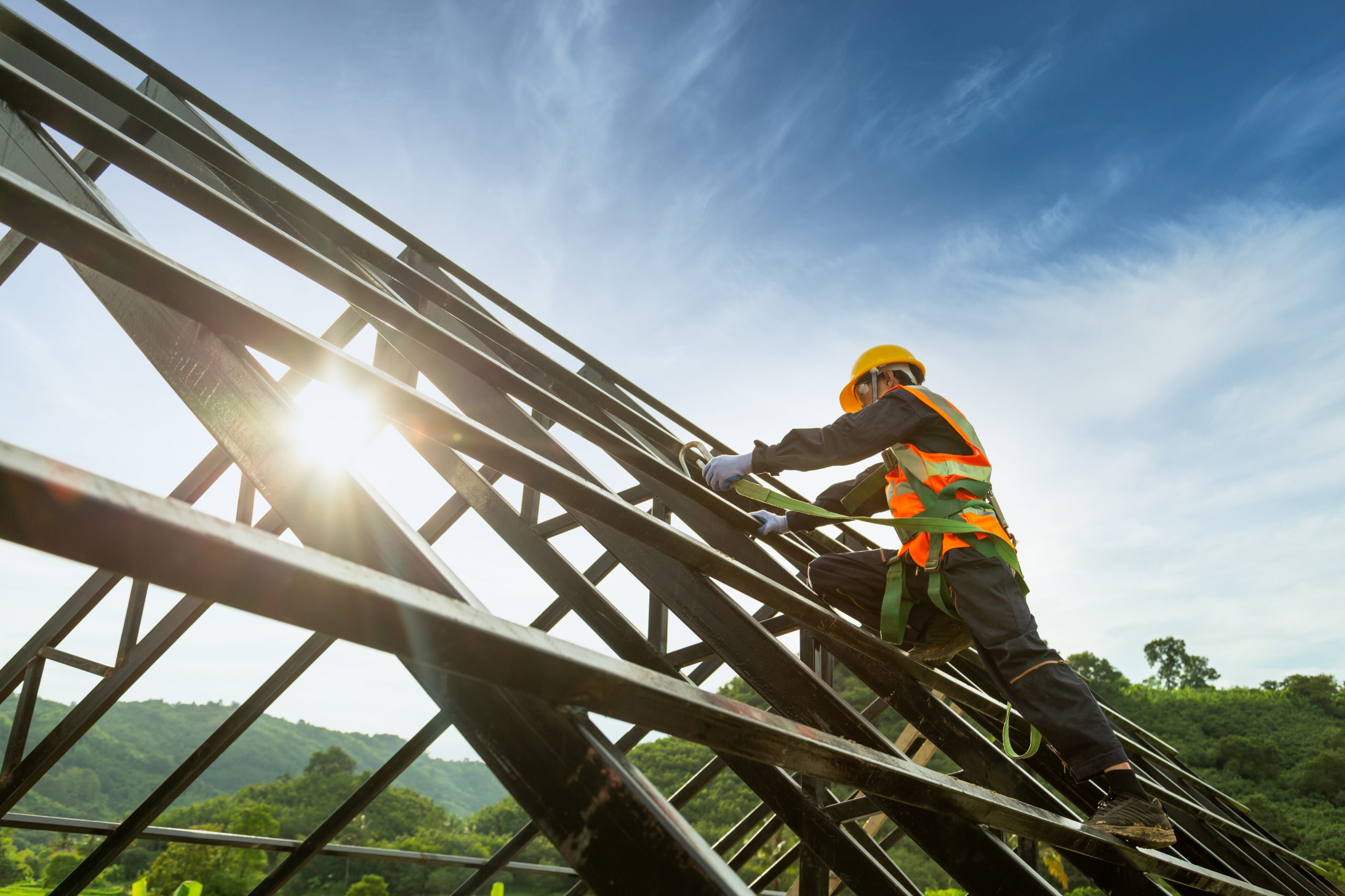 Safety body construction, Working at height equipment. Fall arrestor device for worker with hooks for safety body harness on the roof structure